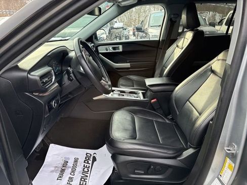 Used 2023 Ford Explorer Limited image 8