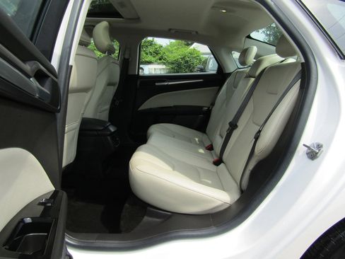 Used 2016 Ford Fusion Titanium AWD/4WD image 18