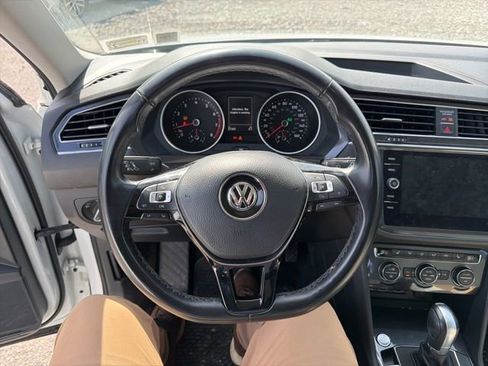 Used 2018 Volkswagen Tiguan SEL image 21