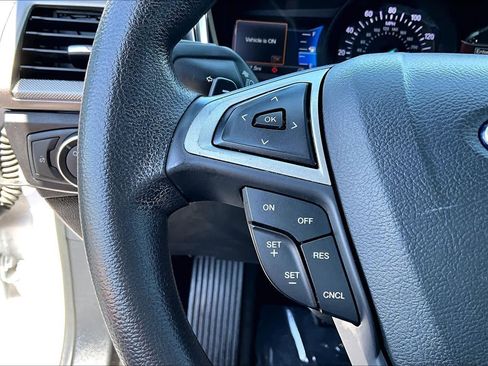 Used 2017 Ford Fusion SE w/ Fusion SE Technology Package FWD image 21