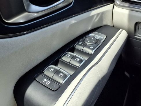 New 2026 Kia Sorento S FWD image 13