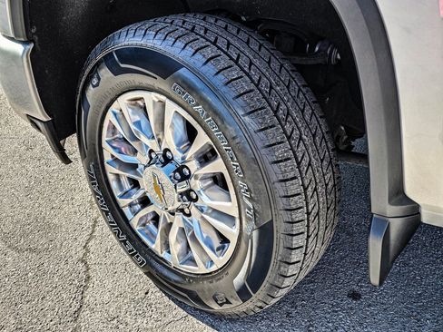 Used 2023 Chevrolet Silverado 3500 High Country w/ Technology Package image 14