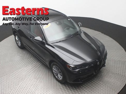 Used 2024 Alfa Romeo Stelvio Sprint image 3