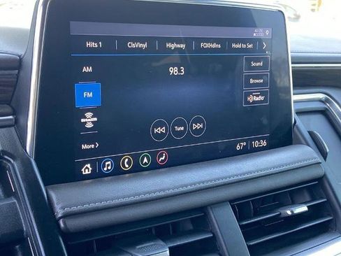 Used 2021 Chevrolet Tahoe LT w/ Luxury Package RWD image 9