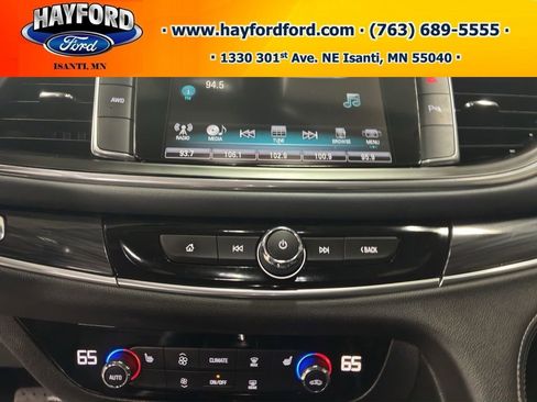 Used 2019 Buick Enclave Essence AWD/4WD image 17