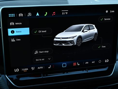 Used 2025 Volkswagen Golf w/ Euro Style Package image 37