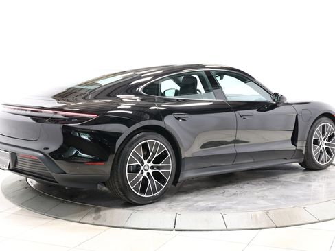 Used 2021 Porsche Taycan RWD image 4