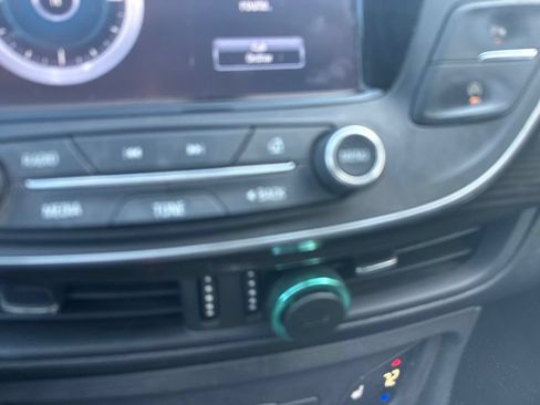 Used 2019 Buick Envision Essence AWD/4WD image 18