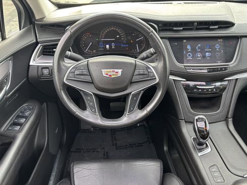 Used 2017 Cadillac XT5 Luxury image 19