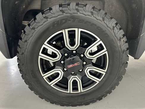 Used 2022 GMC Sierra 2500 AT4 image 64