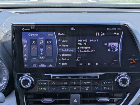 Used 2022 Toyota Highlander Platinum image 20