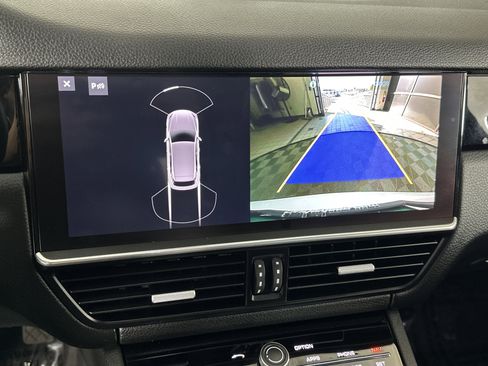 Used 2021 Porsche Cayenne Base image 22