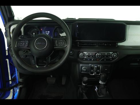 Used 2024 Jeep Wrangler Unlimited w/ Convenience Group AWD/4WD image 16