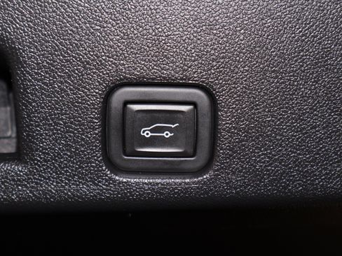 Certified 2025 Buick Enclave Avenir image 57