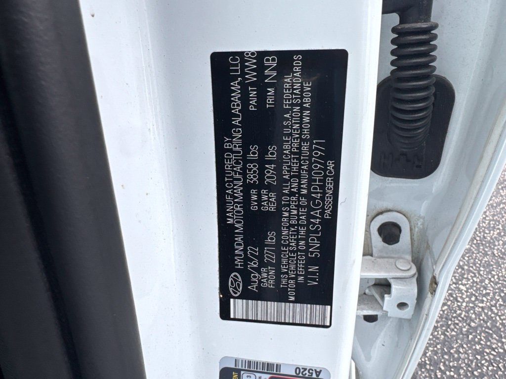 Used 2023 Hyundai Elantra SEL w/ Convenience Package FWD image 14