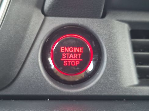 Used 2025 Honda Pilot Elite image 16