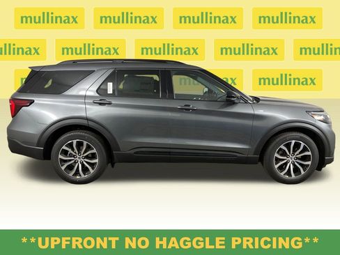 New 2026 Ford Explorer ST-Line image 2