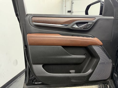Used 2023 GMC Yukon Denali Ultimate image 9