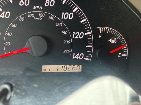 Used 2005 Toyota Camry XLE image 32