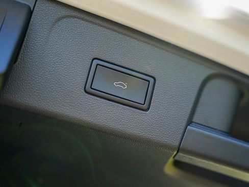 Certified 2024 Volkswagen Atlas SE image 31