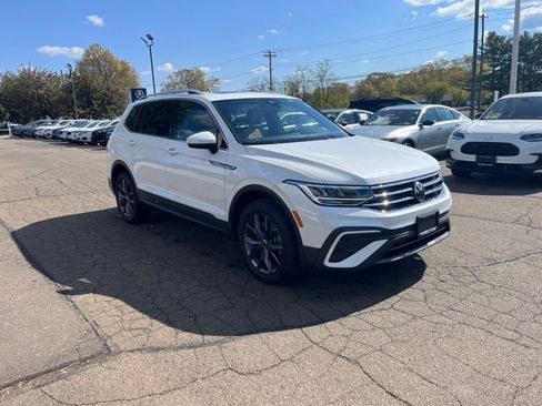 Used 2023 Volkswagen Tiguan SE AWD/4WD image 22