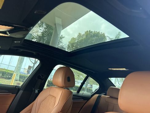 Used 2022 BMW 540i w/ M Sport Package image 22