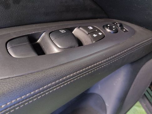 Used 2019 Nissan Pathfinder S image 27