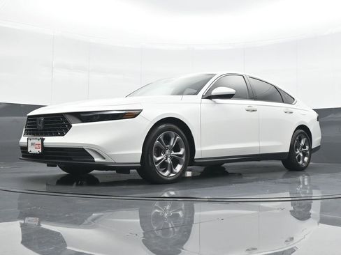 Used 2024 Honda Accord EX image 17