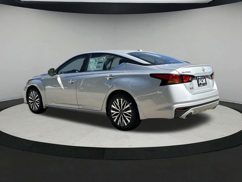 New 2025 Nissan Altima 2.5 SV w/ SV Premium Package image 24