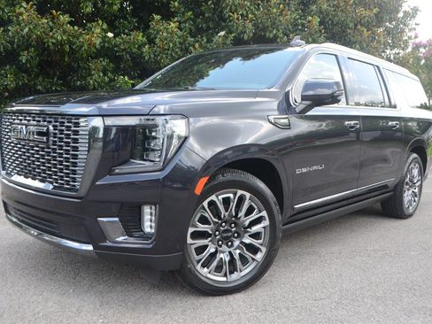 Used 2024 GMC Yukon XL Denali Ultimate AWD/4WD image 7