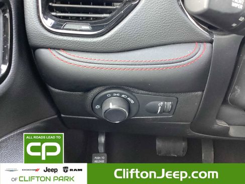 Certified 2024 Dodge Durango GT image 26