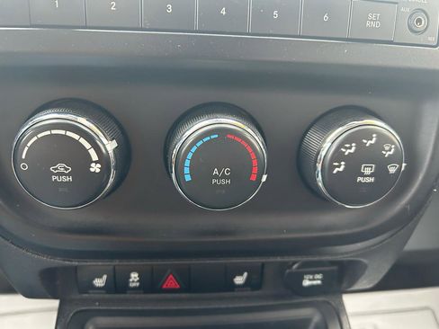 Used 2014 Jeep Compass Sport w/ Power Value Group image 23