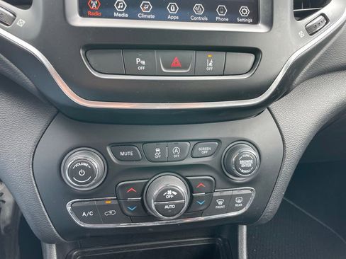 Used 2021 Jeep Cherokee Latitude Lux 80th Anniv w/ Quick Order Package 2YU 80th AWD/4WD image 11