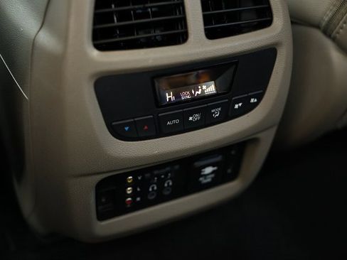 Used 2016 Honda Pilot Touring image 32