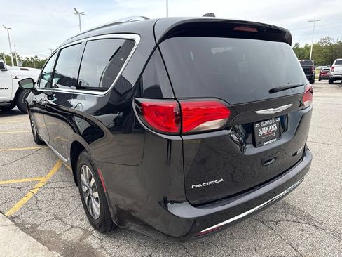 Used 2020 Chrysler Pacifica Touring-L Plus FWD image 7