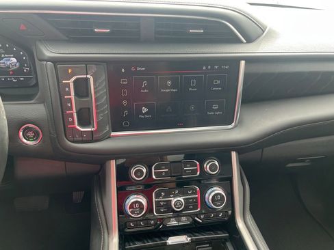 Used 2023 GMC Yukon Denali image 19