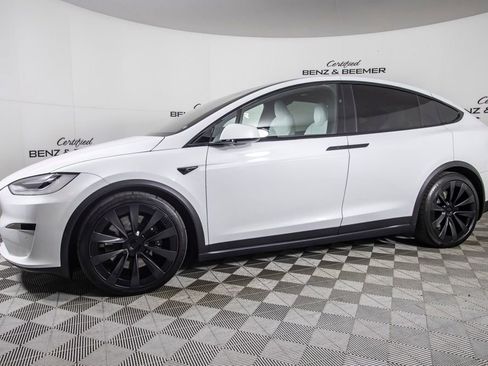Used 2022 Tesla Model X Plaid image 11