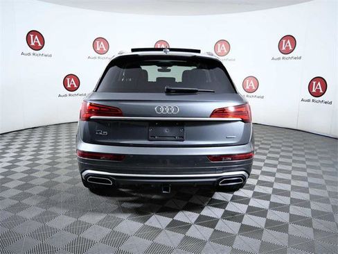 Used 2024 Audi Q5 e Premium Plus w/ Premium Plus Package image 7