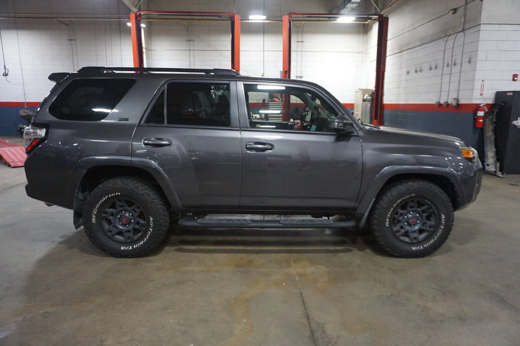 Used 2018 Toyota 4Runner SR5 RWD image 20
