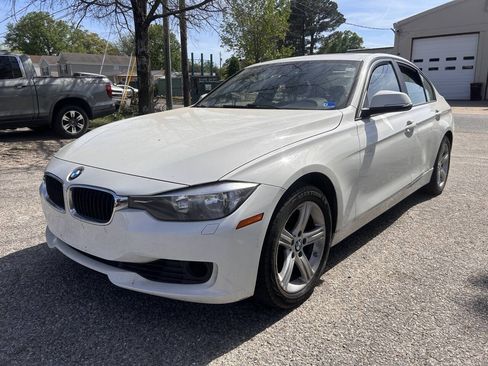 Used 2013 BMW 328i xDrive Sedan AWD/4WD image 4