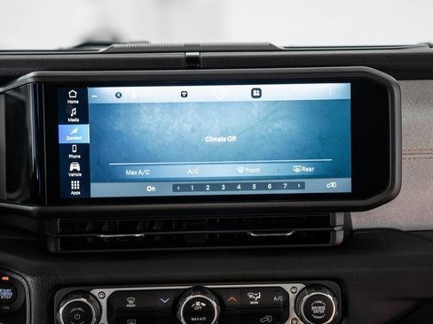 Used 2024 Jeep Wrangler Sport image 33