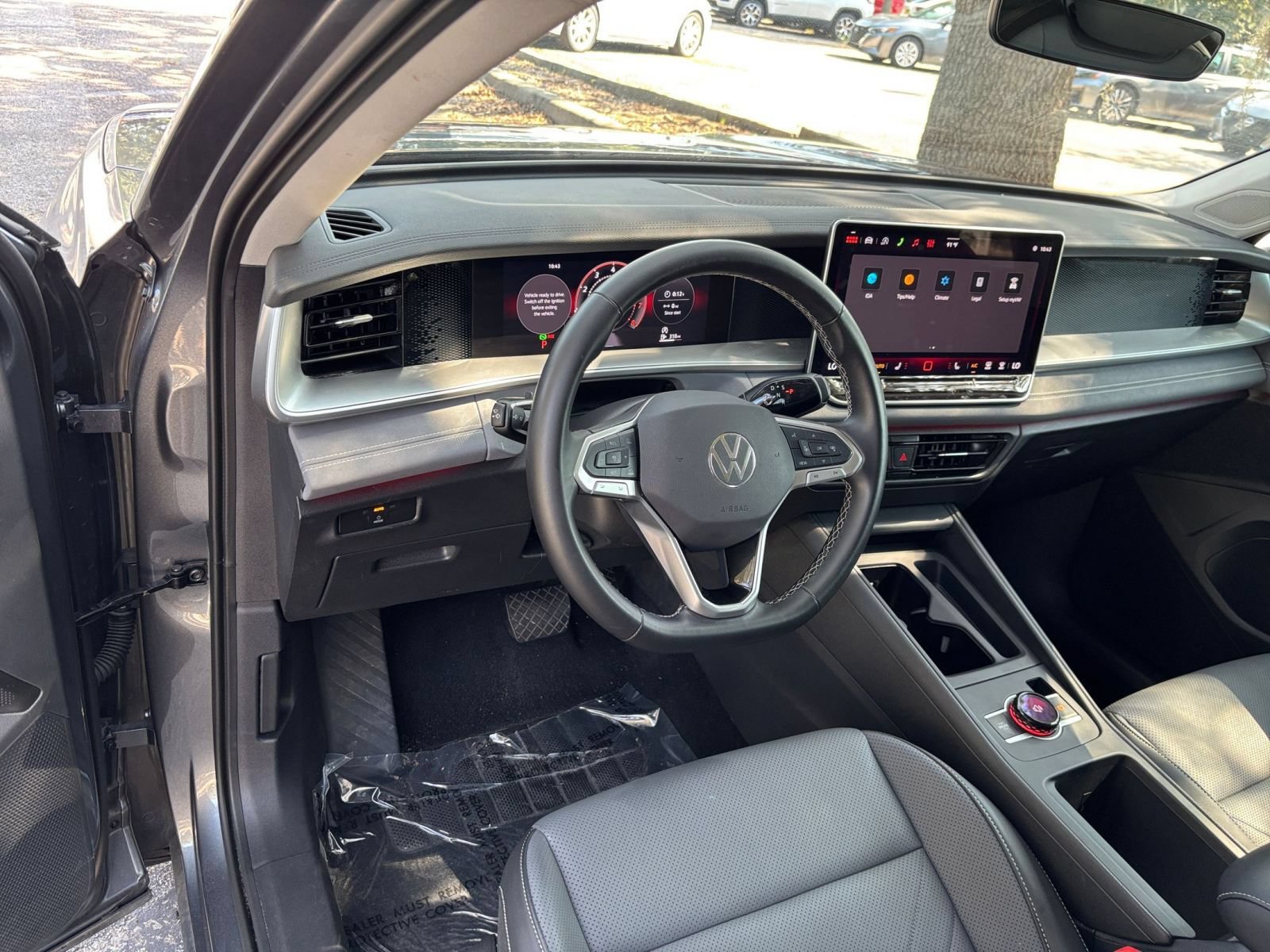 Used 2026 Volkswagen Tiguan SE FWD image 34
