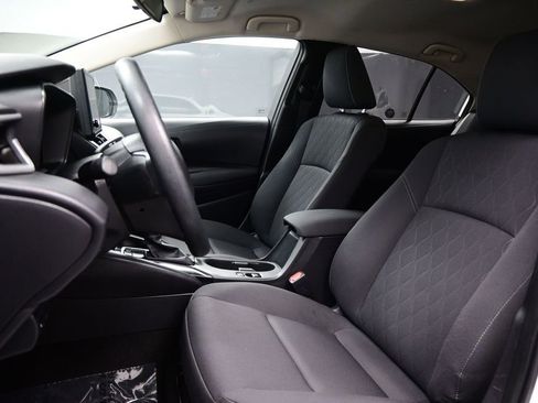 Used 2025 Toyota Corolla LE FWD image 9