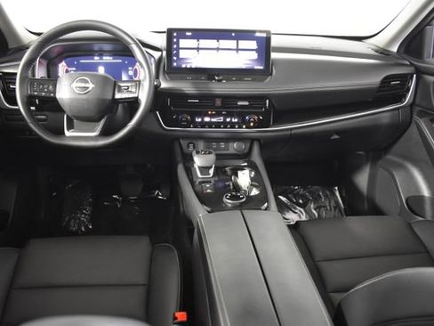 Certified 2025 Nissan Rogue SL w/ SL Premium Package AWD/4WD image 28