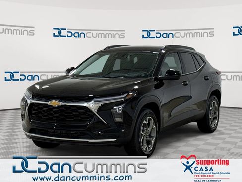New 2026 Chevrolet Trax LT w/ LT Convenience Package FWD image 1