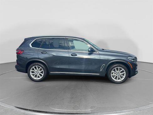 Used 2021 BMW X5 xDrive40i w/ Premium Package 3 AWD/4WD image 6