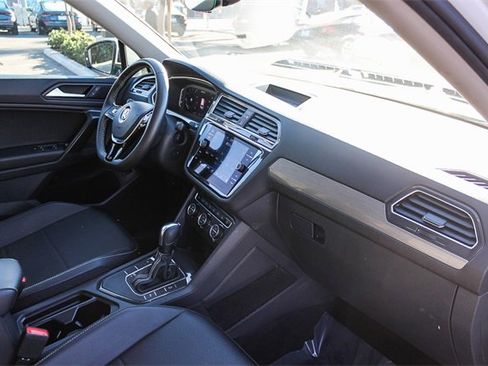 Used 2021 Volkswagen Tiguan SEL image 22
