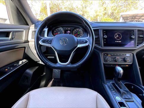 Used 2020 Volkswagen Atlas Cross Sport SE w/ Towing Package image 6