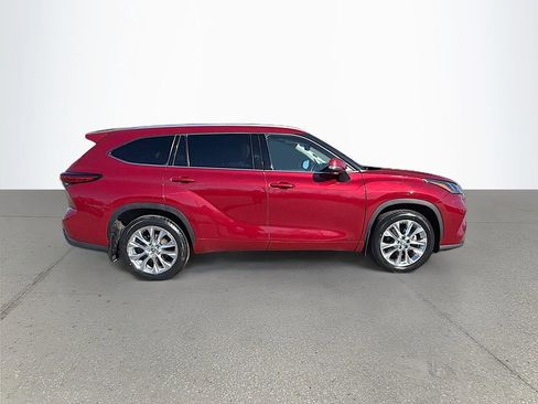 Used 2023 Toyota Highlander Limited AWD/4WD image 3