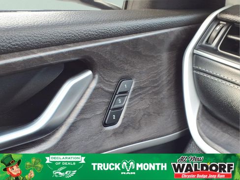 Used 2023 Jeep Grand Cherokee Limited image 21